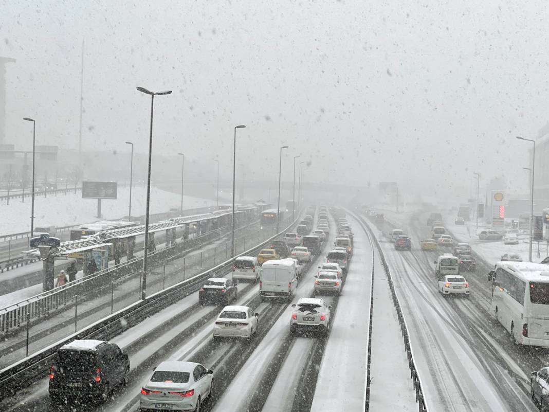 İstanbul'a ne zaman kar yağacak? Uzmanlardan korkutan açıklama: -40 derecelere hazır olun! 20